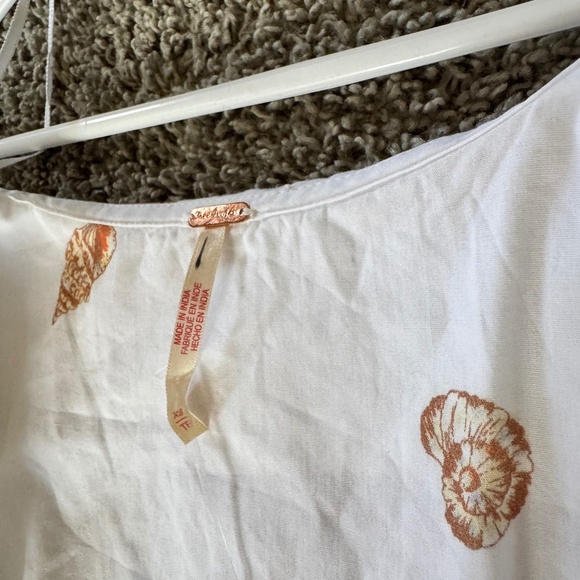 NWOT Free People lover printed blouse - SZ XS - Picture 7 of 8